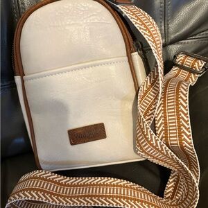 Wrangler White Crossbody Bag with Brown Trim and Patterned Strap